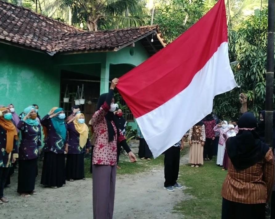 Memperingati Kemerdekaan RI ke-76 Warga RT 104 Sindon Gelar Upacara Bendera